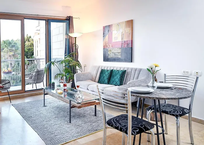 Mamad Deluxe 2Br Pool In Jaffa By Seanrent